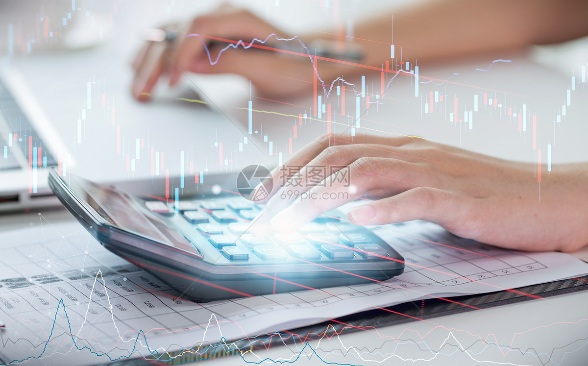 河南大学党委书记季波到河南财政金融学院宣讲党的二十届四中全会精神